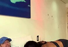 wow, this carioca babe bends over and shows her big tits to the dwarf