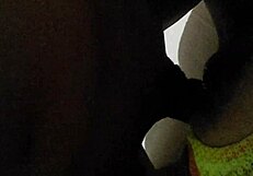 लैटिना मिल्फ लिंगरी में होटल पर बड़ा लंड हिलाती