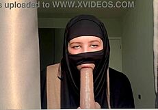 SLUTTY MUSLIM TEACHER DEEPTHROATS DILDO CREAMPIE CLOSE UP!