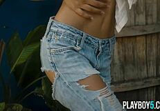 Arab Milf Babe Leighla Habib Strips Petite Body Outdoors Teasing Tits