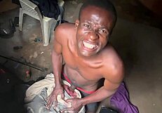 मेरी मोटी कर्व्स उस बड़े टॉय लंड को गले लगा रही