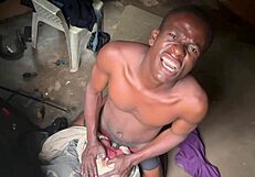 मेरी मोटी कर्व्स उस बड़े टॉय लंड को गले लगा रही