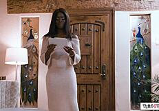 trans zariah aura tongue dives into ebony girlfriend hairy pussy