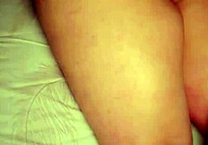 विकृत सौतेला बाप सौतेली बेटी के कमरे में घुसा सोते देख मुठ मारा फिर सुबह चूत में क्रीमपाई