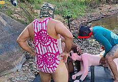 एमेच्योर गैंगबैंग बड़े काले लंडों से फॉरेस्ट में क्रीमपाई