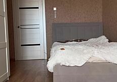 arab stepmom's pantyhose legs console horny stepson hard!