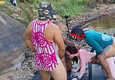 एमेच्योर गैंगबैंग बड़े काले लंडों से फॉरेस्ट में क्रीमपाई