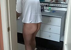 सौतेली मां की भूरी चूत सौतेले बेटे से तीन बड़े लोड निचोड़ती पति अनजान