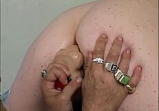 दादियां यंग 18+ टीन की पैंटी फाड़कर ताजी चूत चाटती रहीं!