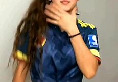 this chica dances sensually live on webcam