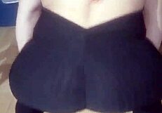 Amateur Big Ass Cheeks Bursting in Tight Leggings