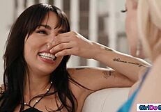 my roommate sniffs my panties then licks my pussy