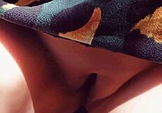 परिपक्व बीवी की बड़ी ऊंट चूत बाहर क्लोजअप फ्लैश