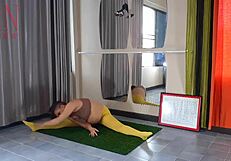 bare pussy flashing! regina noir yoga bends in yellow gym tights