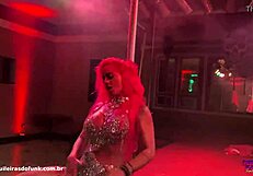 debora fantine... show de stripper na boate, clothes ripped sexy brazilian!