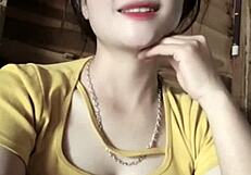 Sexy Vietnamese Girl Dances to Hot Music!