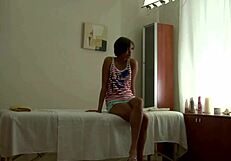 मैडी की चूत टेबल पर गहराई से फाड़ी फिर क्रीमपाई सरप्राइज