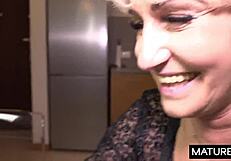 बिना कंडोम ना निकालने की भीख मांगी पर चूत में क्रीमपाई उड़ेल दिया