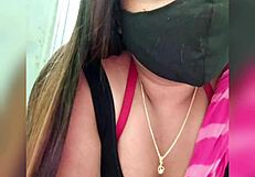 desi mommy bhabi teases with indian curves 😘