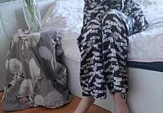 Elza Kom's Nylon Tights Obsession?