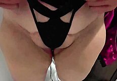 whoa check out my friend's huge sexy mom's ass getting ready to fuck 🍑💦🔥