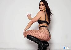 ivy ireland begs for monster cock anal can she handle the rough pounding!?