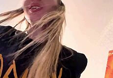 redhead cutie with blue eyes shoves huge dildo deep in her curvy ass closeup!